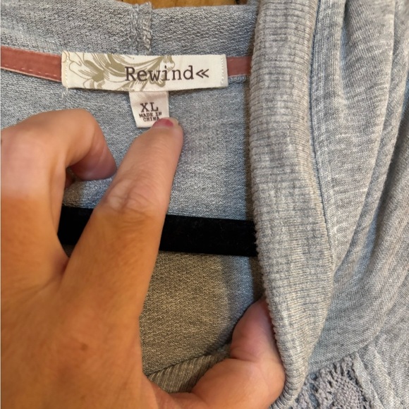 Rewind Women’s Gray Lace-Trimmed Lightweight Hoodie - Size XL - Picture 5 of 5